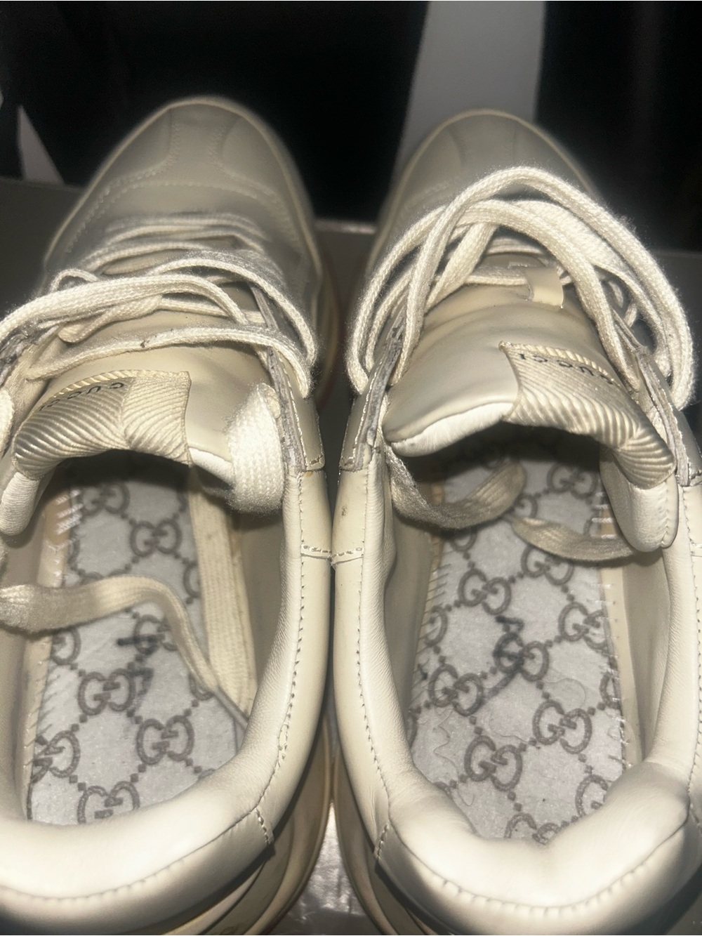 Gucci Men’s Off-White Leather Sneakers with Red Sole Accent No Box - Picture 4 of 5